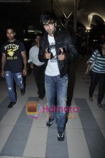 Ranbir Kapoor arrive from Bangalore Anjaana Anjaani Promotions in Airport, Mumbai on 29th Sept 2010 (8)~0.JPG
